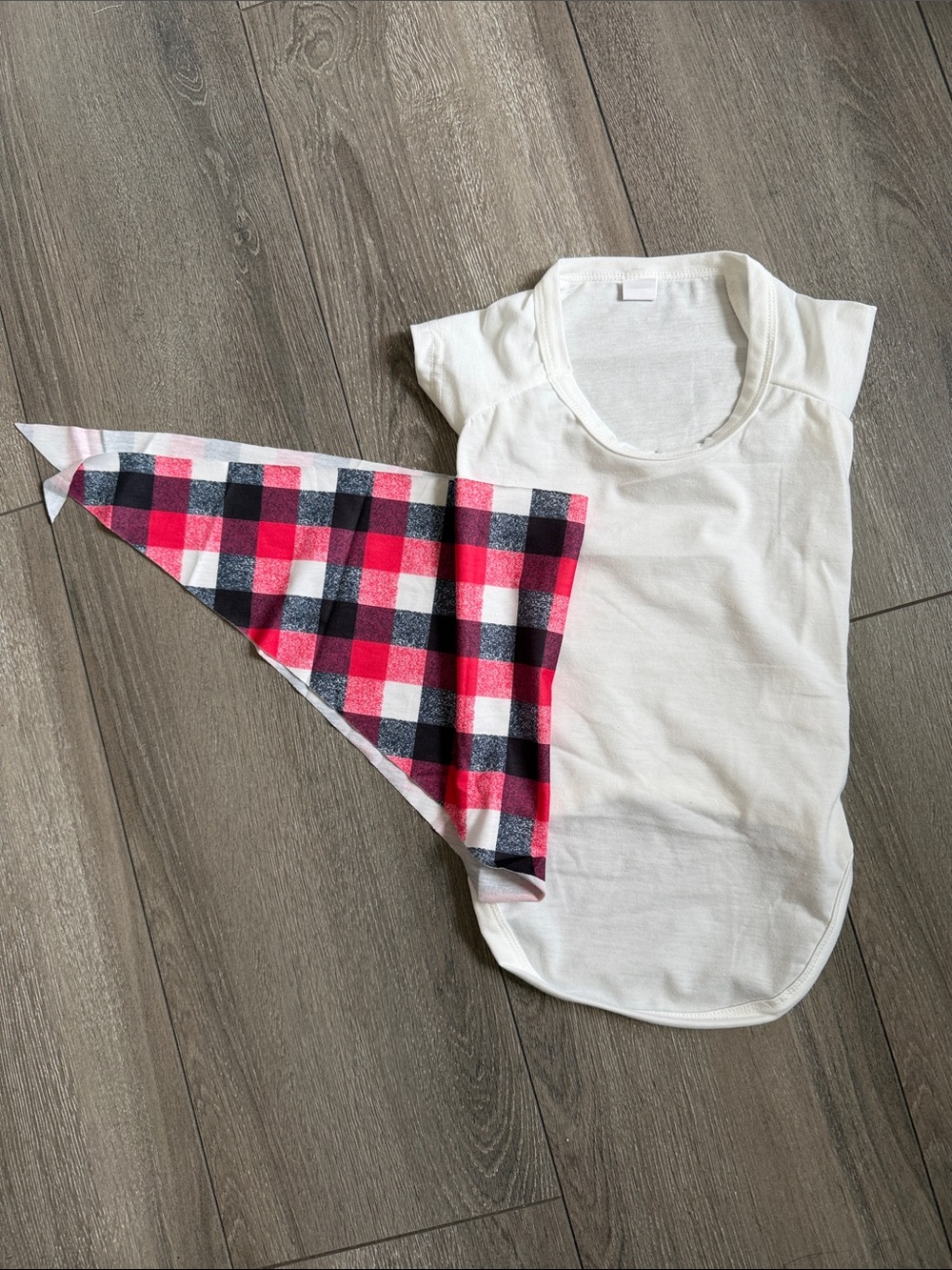 White Dog Tee with Removable Pink Plaid Bandana